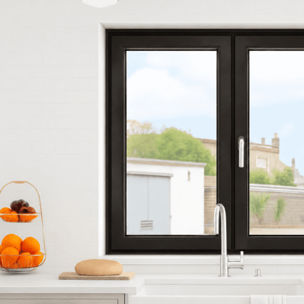 NG Habitats fenetre-pvc-noir-veine-8022